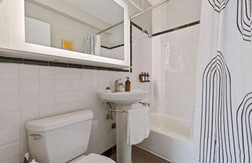 CASA Arlington Suite with Top-Tier Amenities - Foto 43