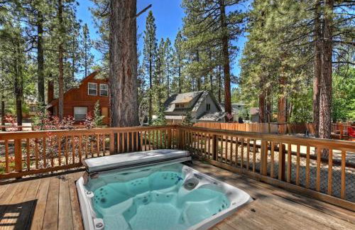 Teakwood Cozy Wood Cabin with Fireplace - Photo 13