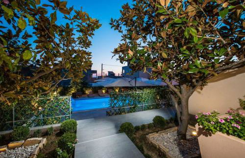 Villa Zdenka with heated pool - Photo 4