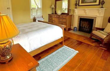 Historic 1818 Riverfront Cottage - Foto 7