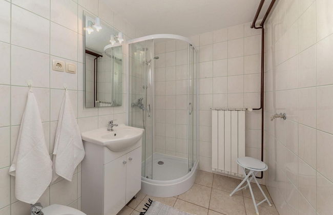 Pool House Mr ek Family Friendly - Photo 21