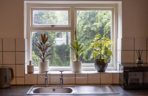 Large House, Garden, 3 Bedrooms - Foto 8