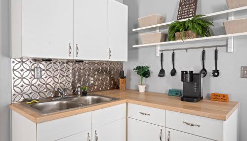 Ohio City 4 Bed 3 TV Free Parking Mins to DT - Foto 4, stove