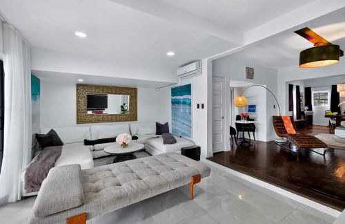 Villa 800 - 3 BEDROOM - 3 AND A HALF BATHROOMS -6 BEDS- Spa like Retreat Saline Pool & Jacuzzi - Foto 30