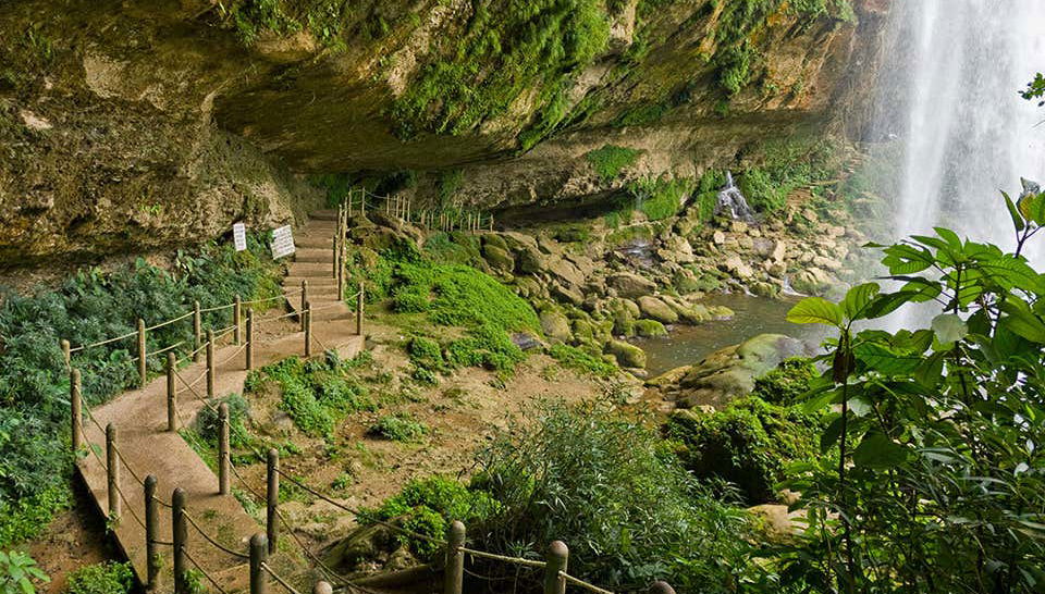 Le sentier de la cascade de Misol-Ha
