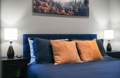 1BR • City Views • Queen + SofaBed • WiFi & 2 TVs - Photo 25