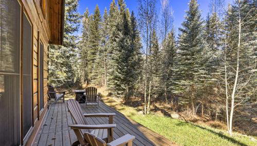 Bayfield Cabin with Wraparound Deck and Fire Pit - Foto 2