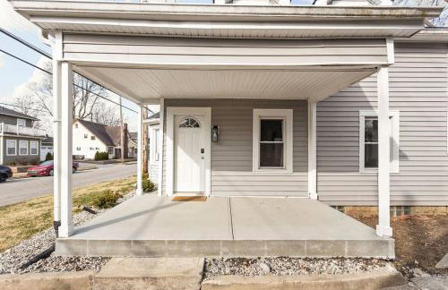 Charming Getaway - Deck & Patio - Walkable Area - Family Friendly - Foto 17