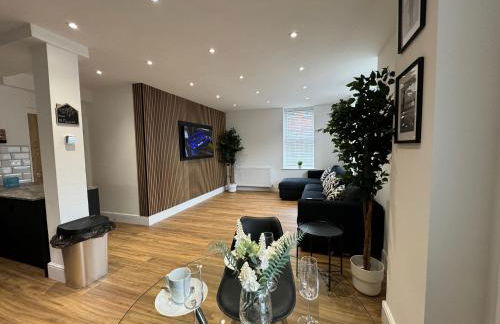 Stylish 2 Bedroom Coastal Apartment near Crosby Beach & Liverpool - Foto 5