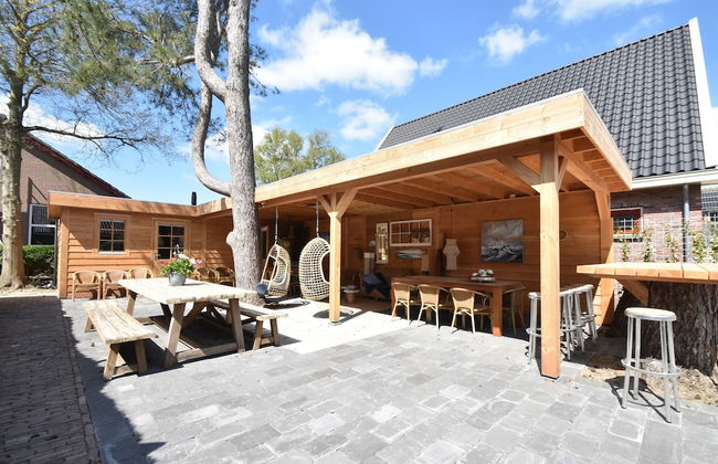 Luxuriously Restored Farmhouse With Trendy Interior Close to sea and Forest - Foto 48