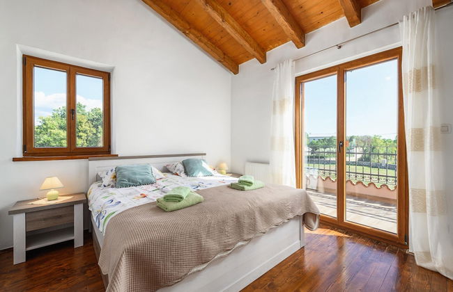 Villa in Sveti Lovrec Near Ski Resort - Foto 2