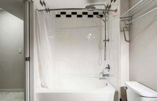 DT Gym Pool Rooftop 5 min walk to Stadiums - Foto 20