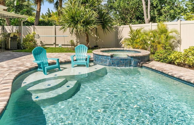 Home with Pool & Hot Tub Close to Beach - Foto 2