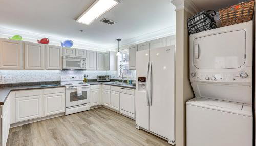 Townhome w/ Outdoor Pool & White Lake Access! - Foto 2