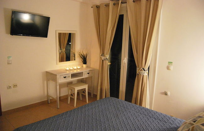 Chrysiida Luxury Suites - Photo 19