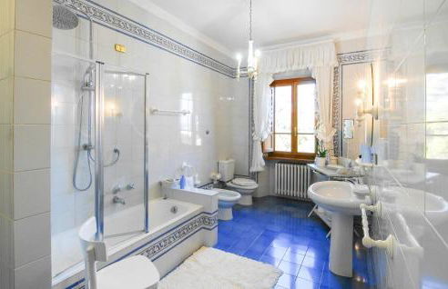 Stunning Home In Castelvecchio Di Comp - Foto 30