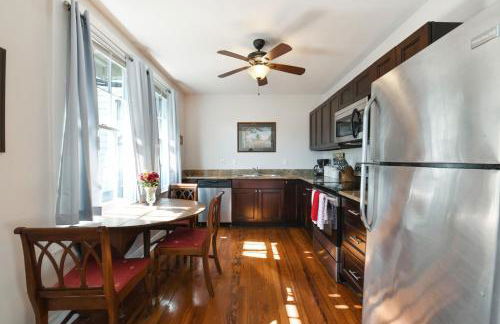 Montgomery Apartments on Magazine Street - Foto 153