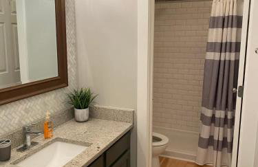 3BR Downtown with Private Garage-Walk to Mass Ave-Family Friendly - Foto 18