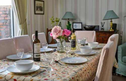 Finest Retreats - Awelon - Large Cottage to sleep 10 with Hot Tub - Foto 12