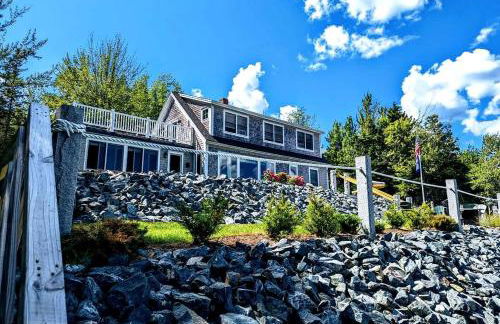 Gorgeous Beach House with Private Beach, Fire Pit & Outdoor Living Near Bar Harbor, Hancock Point Maine - Photo 7