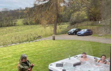 Stunning Barn Conversion with HOT TUB and ALPACAS - Ty Cerrig Barn - Photo 52