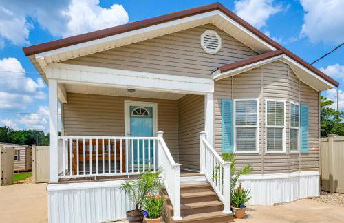 Resort Dock and Boat Ramp Home with Wolf Bay Access - Foto 3