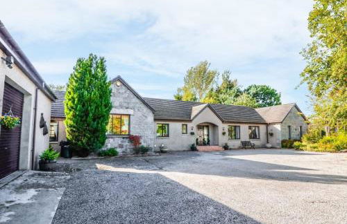 Stunning 7 Bedroom Bungalow Alford Aberdeenshire - Photo 1