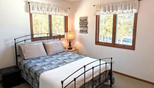 NEW! The Lighthouse - Cute, Large, and Lakefront! - Foto 3