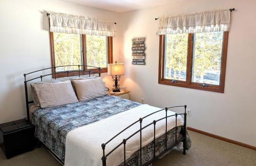 NEW! The Lighthouse - Cute, Large, and Lakefront! - Foto 3