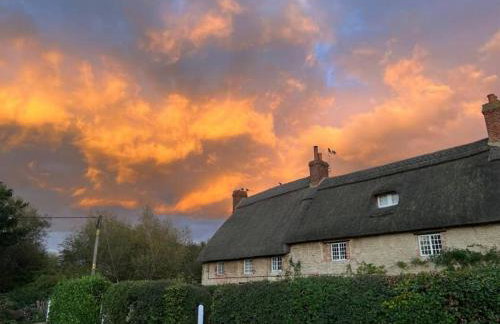 Swan Cottage, 5-Bedroom, Canal View, River, Private gardens, Free Parking's, WiFi, Oxford - Photo 6