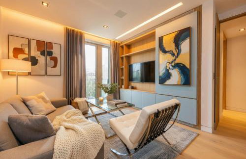 Modern Flat a few steps from the Iconic Tower Bridge - Photo 1