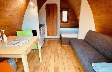 MegaPod 1 at Lee Wick Farm Cottages & Glamping - Foto 12