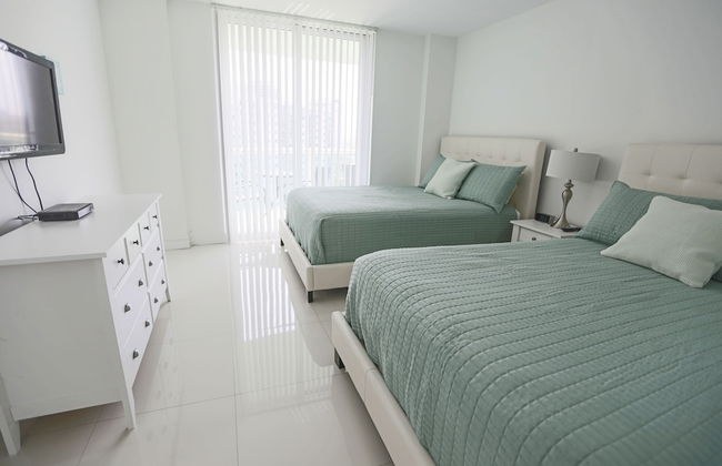 Ocean Reserve Luxury Condos Across from Sunny Isles Beach - Foto 14