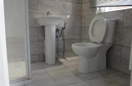 Modern Studio in Rayners Lane Pinner Harrow near wembley Greater London - Photo 8