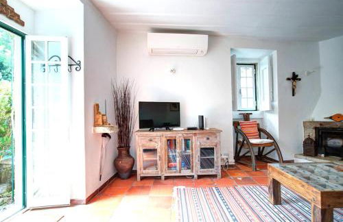 Charming Coastside Villa - Photo 14