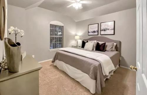 Pro Designed Home 4BDRM POOL - Foto 29