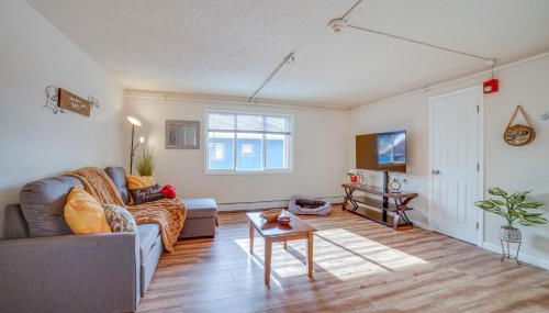 Anchorage Apartment Rental with Mountain Views! - Photo 4