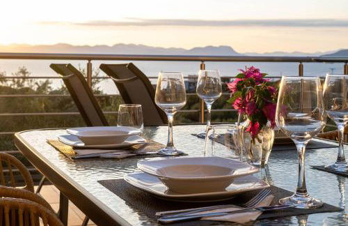 A V Luxury Apartments with Private Pools - Photo 28