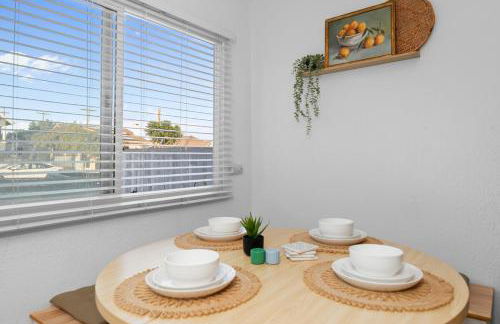 Modern Eclectic 2BR Near Petco, Balboa Park & Zoo - Foto 9