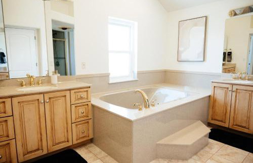 Large & Spacious Home, Sleeps 23+ near SLC - Foto 13