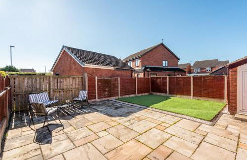 14 Acomb Wood Drive Peaceful 2-Bed Home in York with Free Parking - Pass the Keys - Photo 21