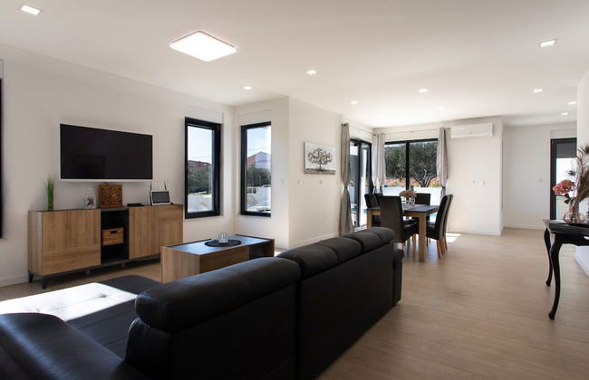 Dazzling Kaštel Novi Villa With Private Pool and Scenic Sea Views - Foto 15