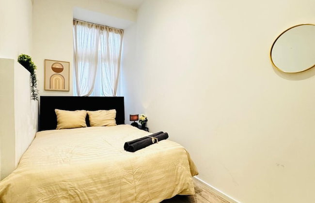 Elegant 5BR Home Ideal for Families - Foto 37