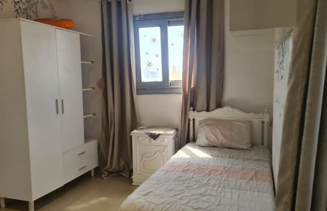 Females Only Host is Woman Citycenter - Foto 5