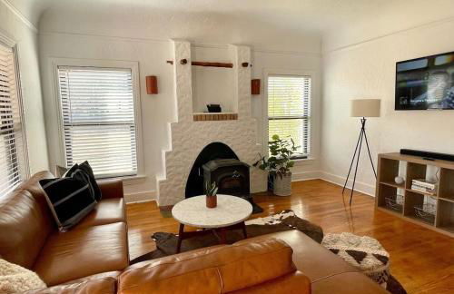 Courthouse Corner - Beautiful adobe, pet friendly - Foto 1