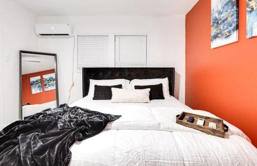 NEW Montrose Gem! Central to Museum District & Downtown Houston - Foto 21