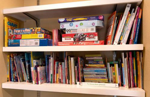 Heart of Cherry Creek Group Retreat Hot Tub - Foto 53