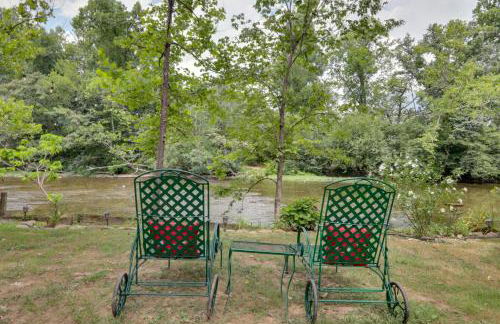 Riverfront Couples Retreat in Smoky Mountains! - Foto 19