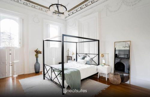 Walk to Stadiums & Downtown, Jet Tub, Historic Apt - Foto 1