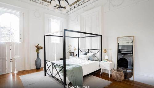 Walk to Stadiums & Downtown, Jet Tub, Historic Apt - Foto 1